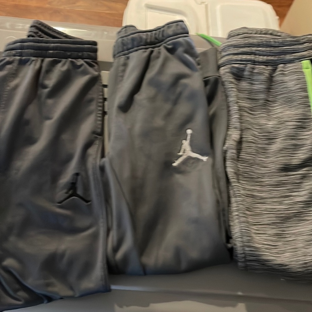 PUMA 2 pair  Old Navy 1 pair boys size 8 sweats